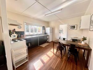 Denham Cottage - Quart Pot Creek