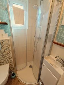 Nordseezimmer Koje - WLAN, Parkplatz, eigenes Bad, Fahrradschuppen, Rollladen