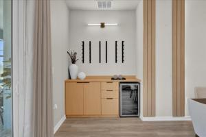 10 Bedrooms 8 Bathrooms Windsor Cay 16001Cc