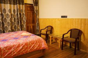 Hearth Cozy 2BHK Near Mall Road & Naini Lake