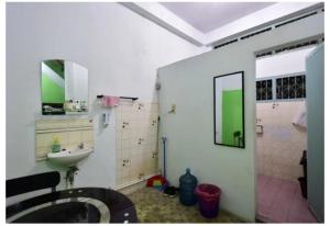 Medan Dazhong Backpackers Hostel