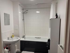 Cozy 2 bed Flat 5min walk to Stratford Westfield