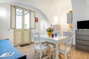 GuestHost-Storie di Lava e lAngolo dellElefante Apartments