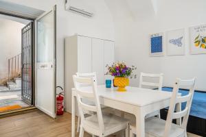 GuestHost-Storie di Lava e lAngolo dellElefante Apartments