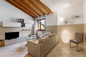 Dream House Salo-Historic Center - Happy Rentals