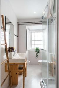 Central Ericeira - Light filled with Terrace