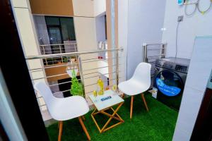 Modern 1BR in Kilimani with Heated Pool Gym and Fast WiFi in Prime Location