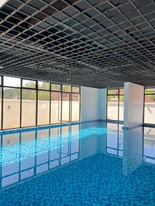 Modern 1BR in Kilimani with Heated Pool Gym and Fast WiFi in Prime Location