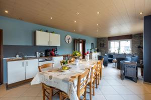 Les Gîtes du Rancourt capacité maximum 15 personnes - 3hvězdičkové hotely ve městě Sainte-Ode