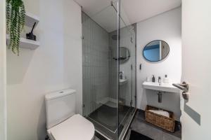 82 on Main, Seaview, Pool, Parking, Blok 415