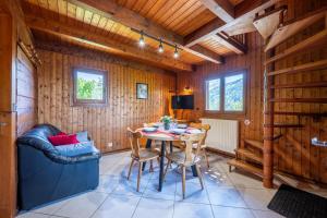 Chalets Le Grenier de Fernand - vue montagne : photos des chambres
