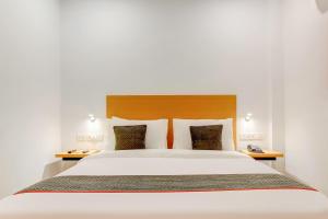 Collection O Near Kohat Enclave Metro Station