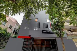 Collection O Near Kohat Enclave Metro Station