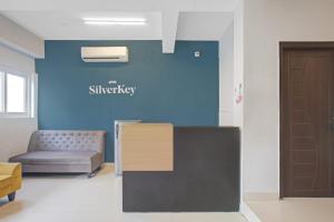 Collection O Silver Key Executive