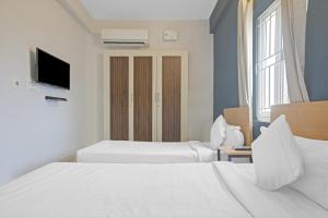 Collection O Silver Key Executive