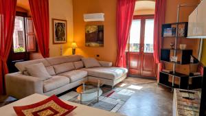 Luxury Home Bosa Apartment img4