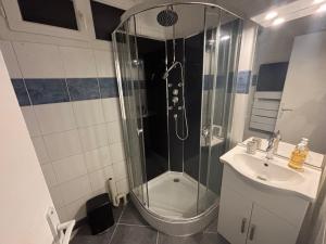 Appartements R-Apparts T2 Au Pied des Alpes : photos des chambres