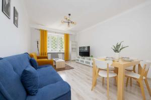 Modern & Bright Apartment Promenada Park Mokotów Warsaw by Noclegi Renters