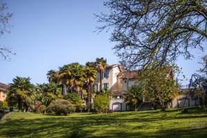 B&B / Chambres d'hotes Maison Tournesol Massages Pau Jurancon : photos des chambres
