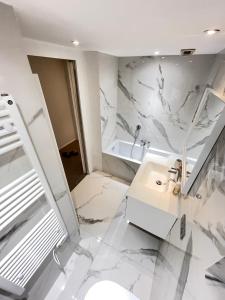 Appartements Monaco Monte-Carlo door step - Luxury Apartment - 2 Bedrooms 2 Bathrooms - Superb Modern Fully Equipped : photos des chambres