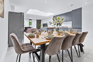 Spacious 5BR for Work Crews Parking & WiFi