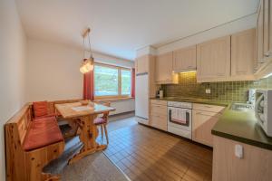 Rehwiesa A11 by Arosa Vacations, Direkt vor der Skipiste & mit Pool