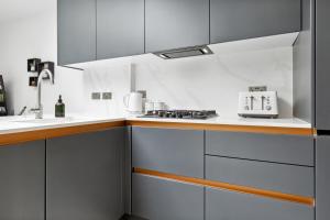 Spacious 5BR for Work Crews Parking & WiFi