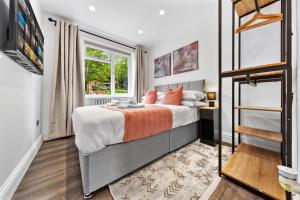 Spacious 5BR for Work Crews Parking & WiFi