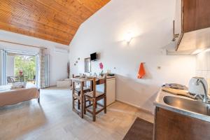 Theodoros Studio Sidari