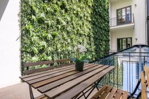 Art Deco 11 Luxury 2BR Apartment Downtown Metro AC