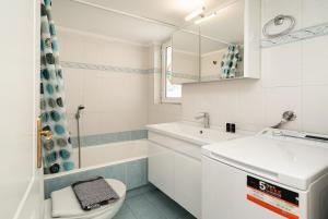 La Casa De Los Dioses Athens