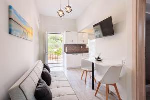 Seaview Tranquility - Elegant Escapes by the Shore