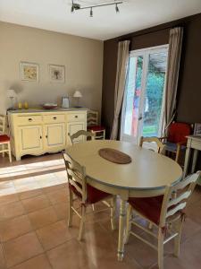 Villas Villa moderne avec piscine privee a Mallemort : photos des chambres