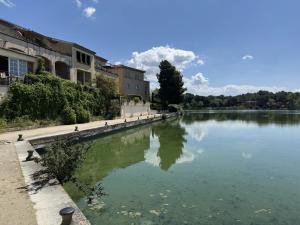 Villas Villa moderne avec piscine privee a Mallemort : photos des chambres