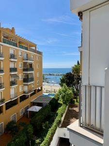 Marbella del Mar IV Beach Retreat & Pool - EaW Homes
