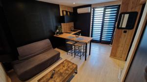 Studio rénové à Agde - plage, centre & gare à pied