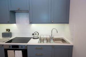 West Lodge, High Street