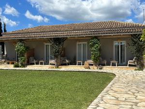 Bangallows Tartaya Residence