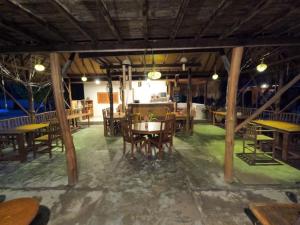 Maryan Moyo Bungalows & Resto
