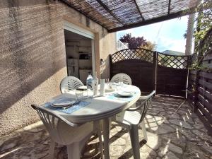 SAINT-FLORENT 2 Pièces terrasse piscine FLO300-J07 - 3hvězdičkové hotely ve městě Saint-Florent