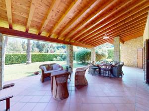 Villa Paradiso by Bookinggardalake