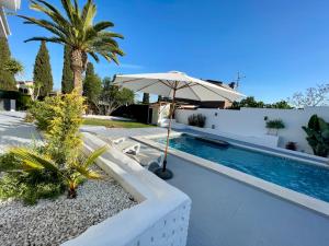 VILLA EXCLUSIVA con Piscina, Jardín y Barbacoa