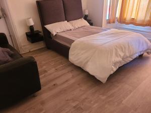 Cosy 2 Bedrooms flat in Newport - F2