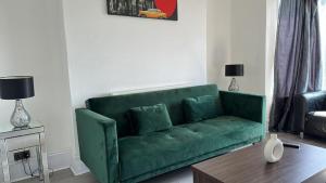 Cosy 2 Bedrooms flat in Newport - F2