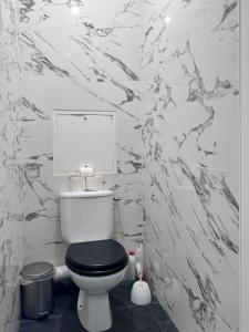 FELLINI 3BR with safe parking