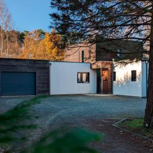 Maisons de vacances Maison Architecte, Parc arbore & BBQ, 10 min du circuit : photos des chambres