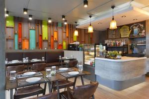 Amphawa Riverfront Hotel