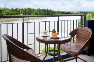 Amphawa Riverfront Hotel