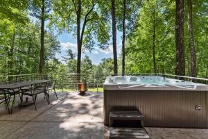 Epic architectural masterpiece views & hot tub