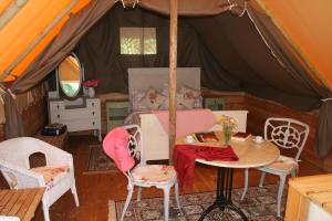 Tentes de luxe Peony Lodge - The Good Life in France : photos des chambres